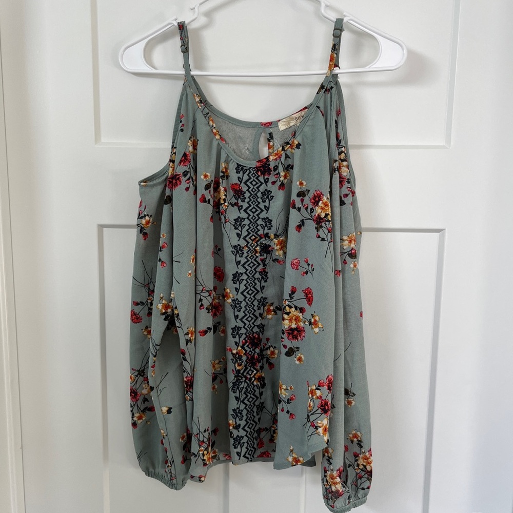 Peak-a-boo Shoulder Long-Sleeve